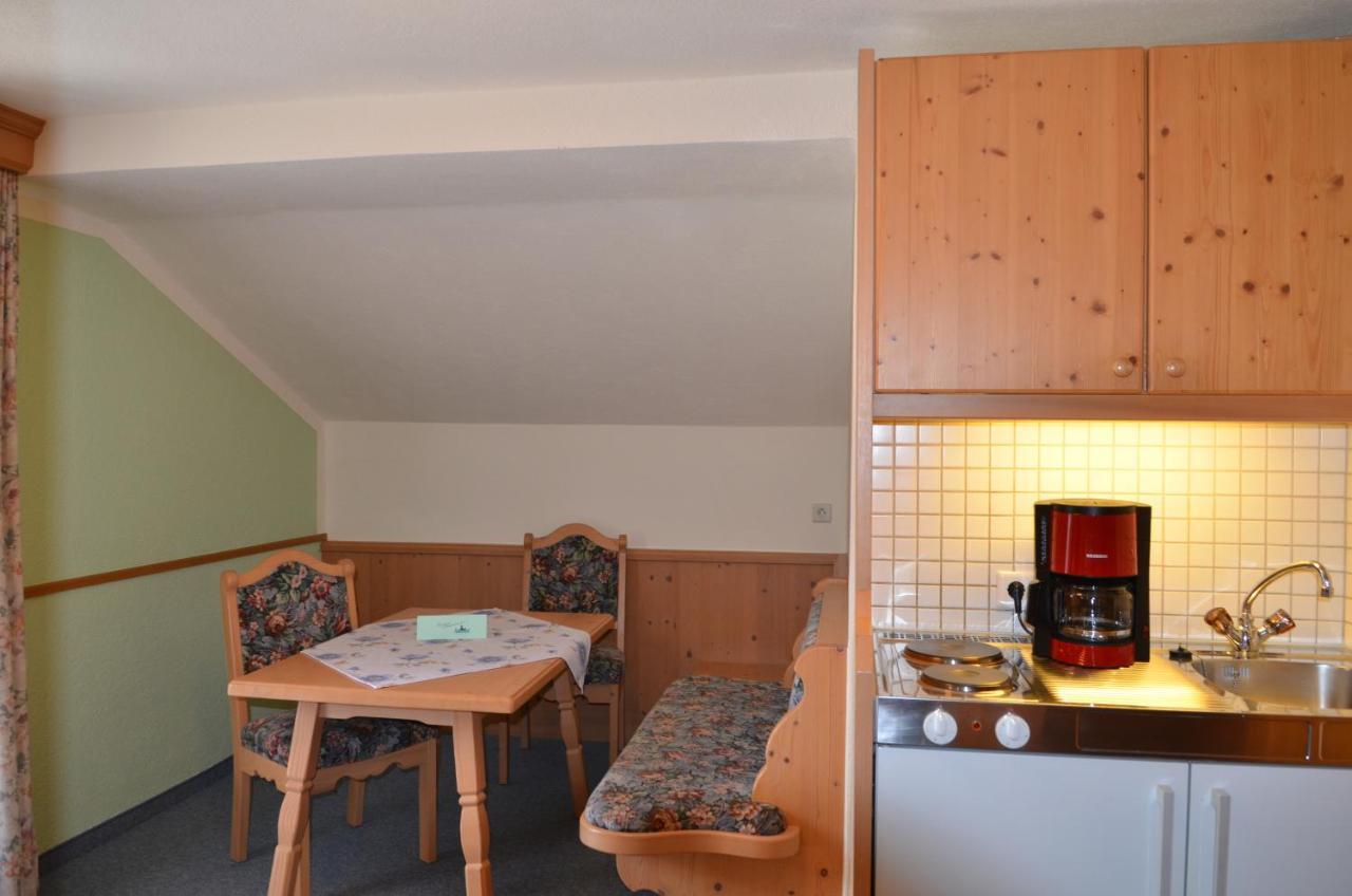 Adlerhof Apartment Лойташ Стая снимка